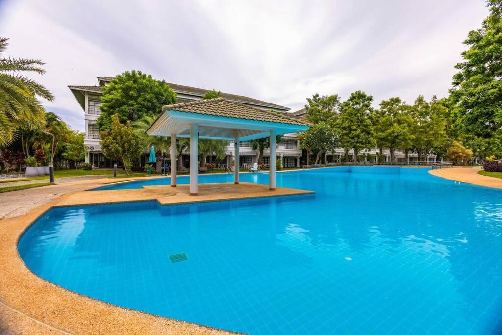 4 Bedroom Townhouse In Great Location! Hua Hin Ngoại thất bức ảnh