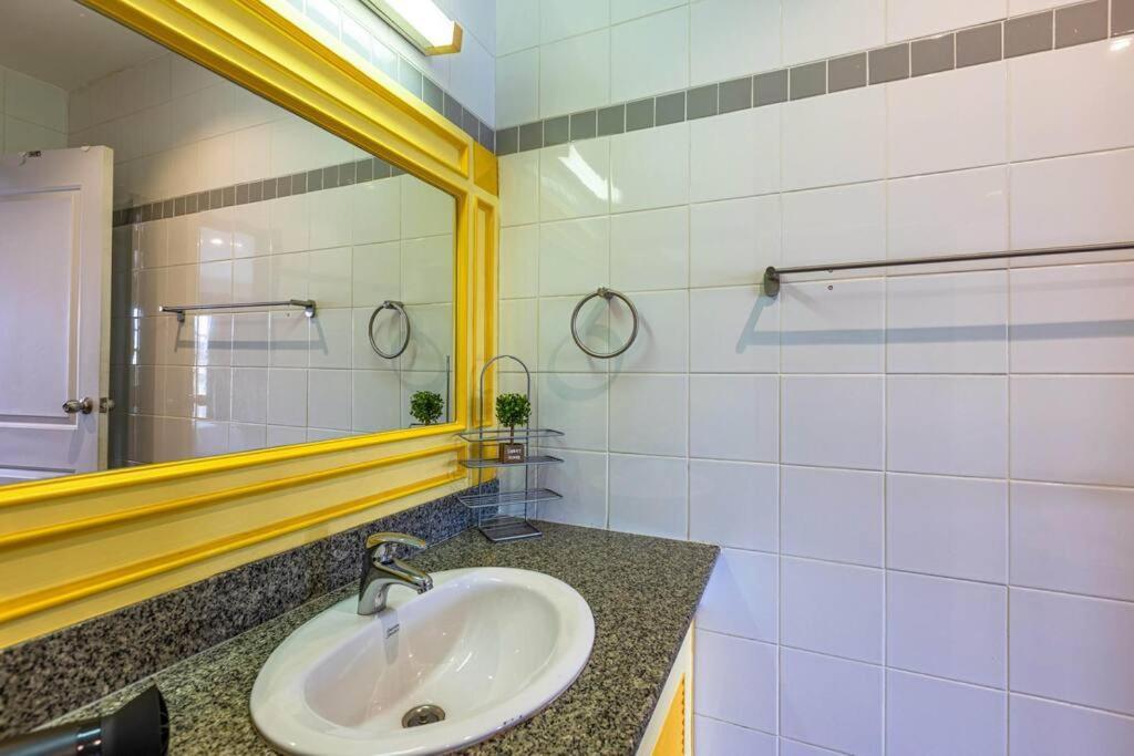 4 Bedroom Townhouse In Great Location! Hua Hin Ngoại thất bức ảnh